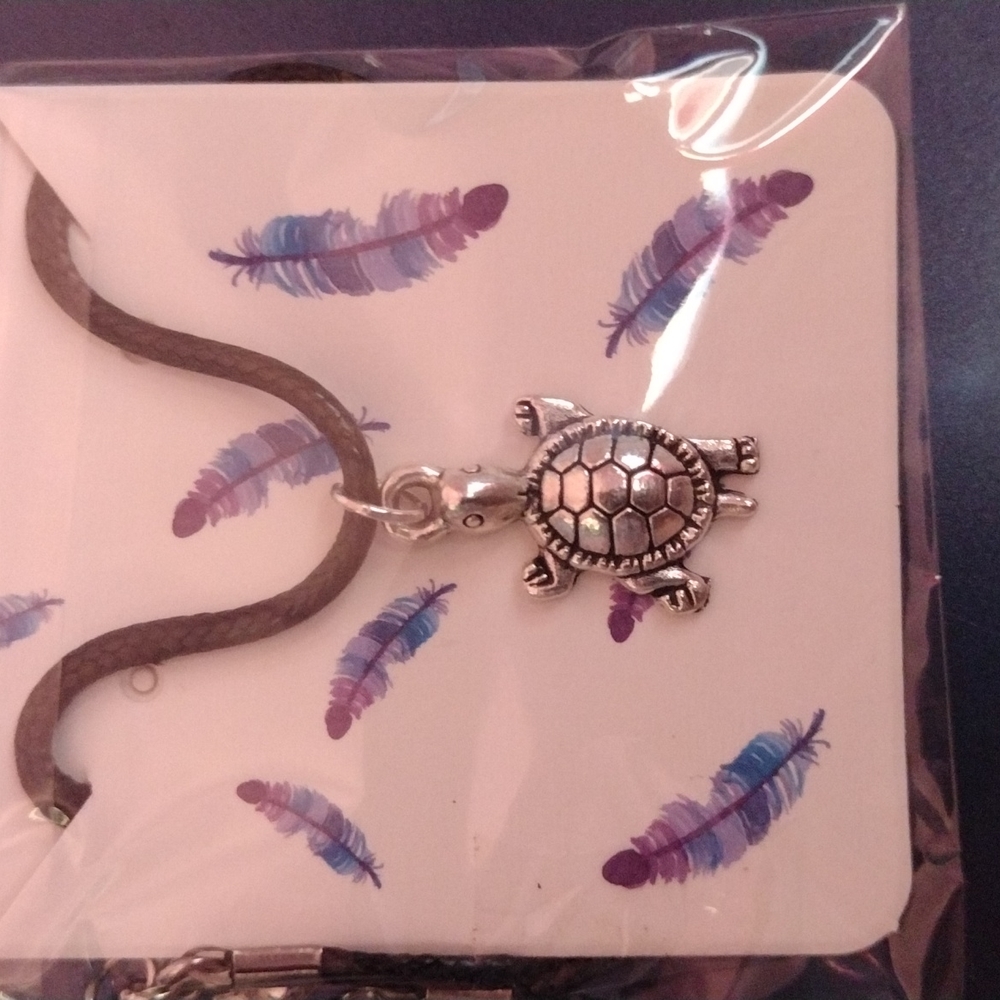 Turtle Necklace - Picture 2 of 3